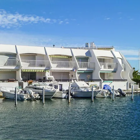 Apartment Les Marinas De La I-1 By Interhome